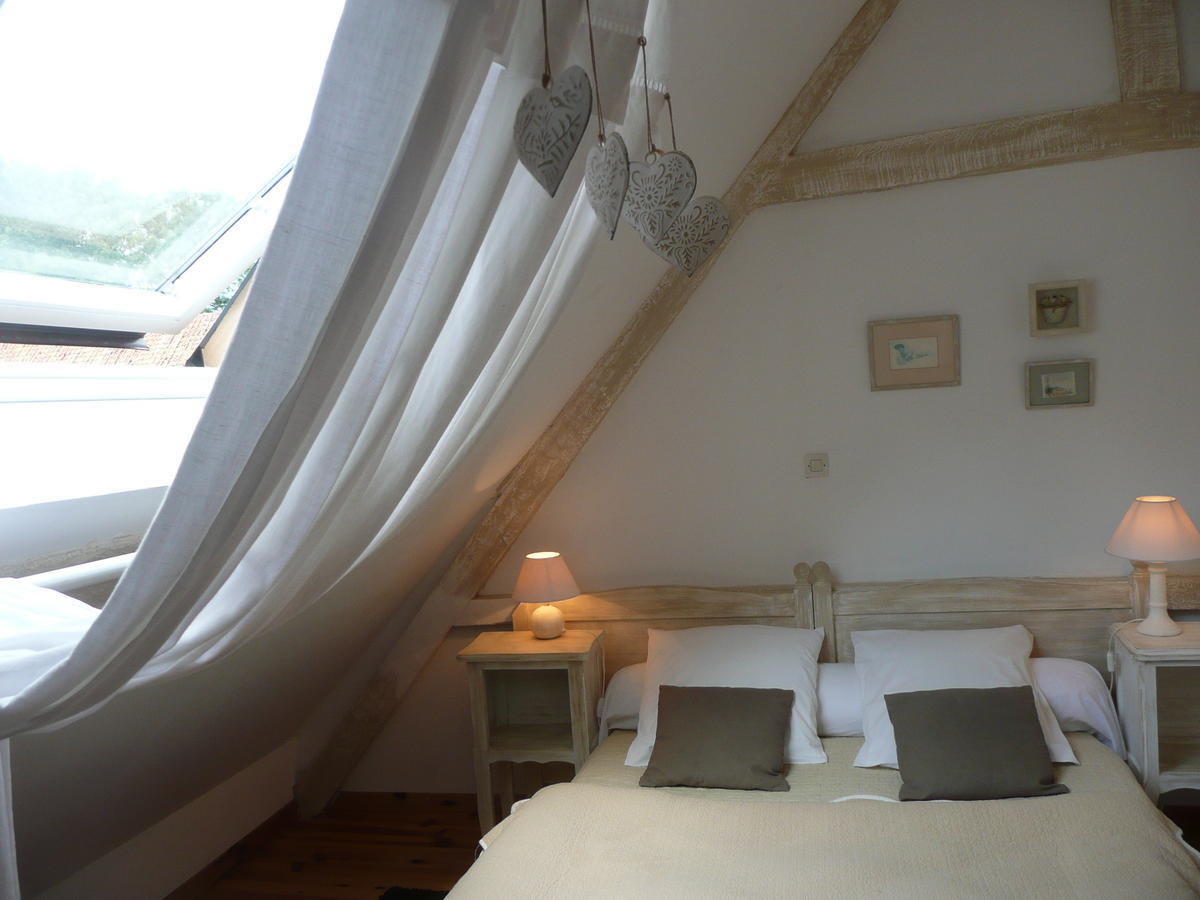 Manoir De Bois En Ardres Phòng bức ảnh